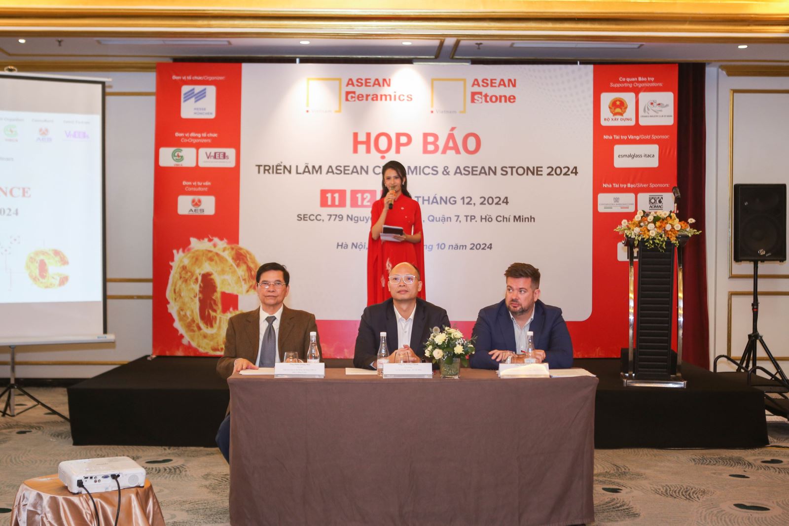 Họp báo Triển lãm Triển lãm ASEAN Ceramics and Stone 2024